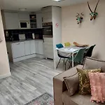 דירה Jabaki Garden House